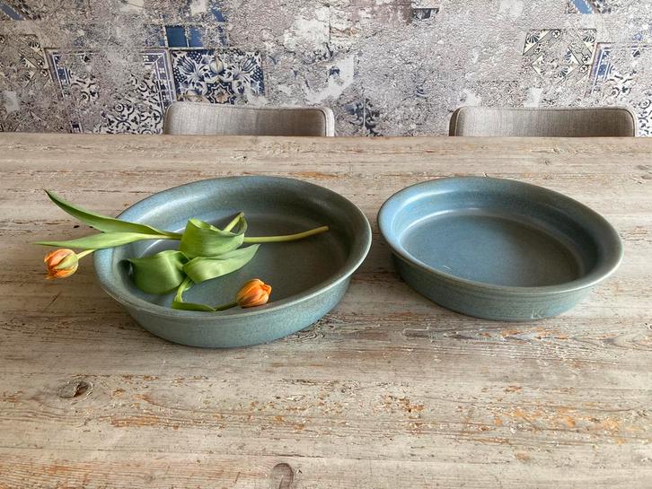 2 handgemaakte schalen van keramiek, Huis en Inrichting, Woonaccessoires | Schalen en Manden, Nieuw, Rond, Glas, Ophalen of Verzenden