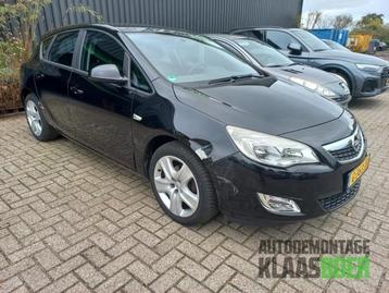 Koplamp rechts van een Opel Astra beschikbaar voor biedingen