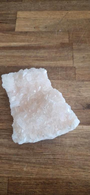 Mangano Calciet Stuk - Prachtig Mineraal beschikbaar voor biedingen