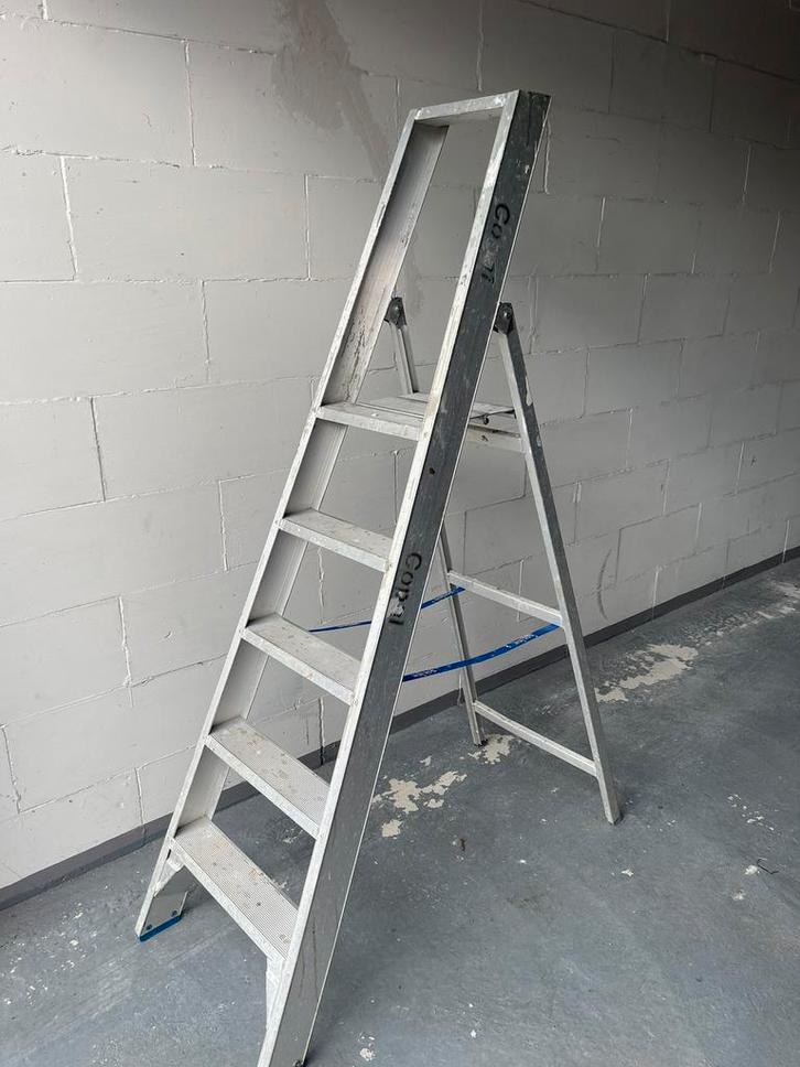 Solide bordestrap | klus trap | werktrap | 5 treden, Doe-het-zelf en Verbouw, Ladders en Trappen, Gebruikt, Trap, Opvouwbaar of Inschuifbaar