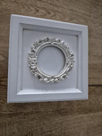 Wit houten vierkanten sieraden doosje met foto beschikbaar voor biedingen