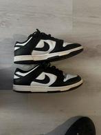 Dunk low panda, Kleding | Heren, Schoenen, Ophalen of Verzenden, Zo goed als nieuw, Zwart