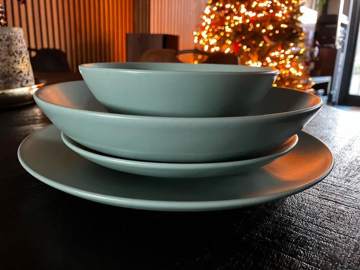 8 persoons servies (ikea), Huis en Inrichting, Keuken | Servies, Zo goed als nieuw, Bord(en), Overige stijlen, Porselein, Ophalen