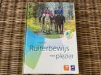 Haal Je Ruiterbewijs Met Plezier - Theorieboek, Ophalen of Verzenden, Zo goed als nieuw