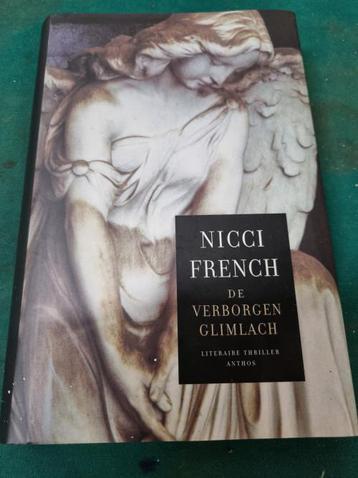 boek de verborgen glimlach nicci french beschikbaar voor biedingen