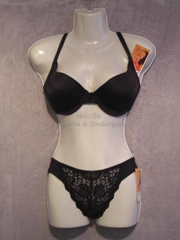 Voorgevormde Beugel BH 70B of Slip S of XL (047) beschikbaar voor biedingen