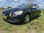 Volvo V60 1.6 T3 R-Design LEES TEKST KOOPJE, Voorwielaandrijving, 15 km/l, Zwart, 4 cilinders