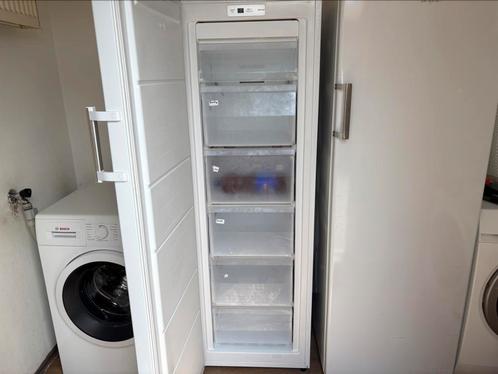 Zo goed als Nieuw Jong Inventum NoFrost 6 Laden Vriezer, Witgoed en Apparatuur, Vriezers en Diepvrieskisten, Zo goed als nieuw