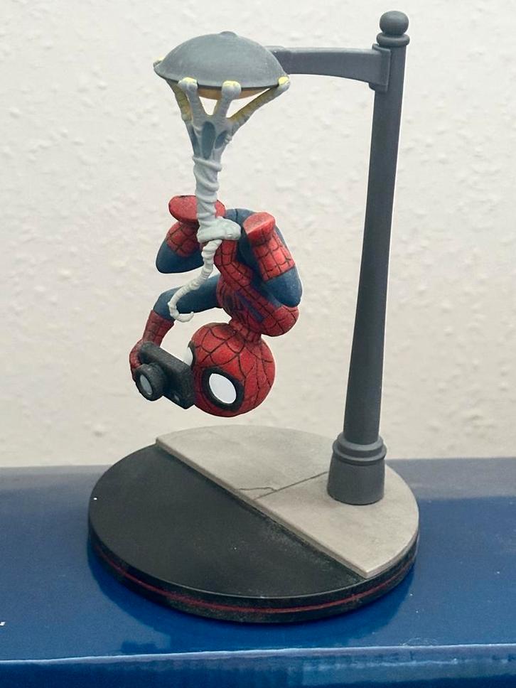 Spider-Man Q-Fig - Spider Cam Quantum Mechanix, Verzamelen, Poppetjes en Figuurtjes, Zo goed als nieuw, Ophalen of Verzenden
