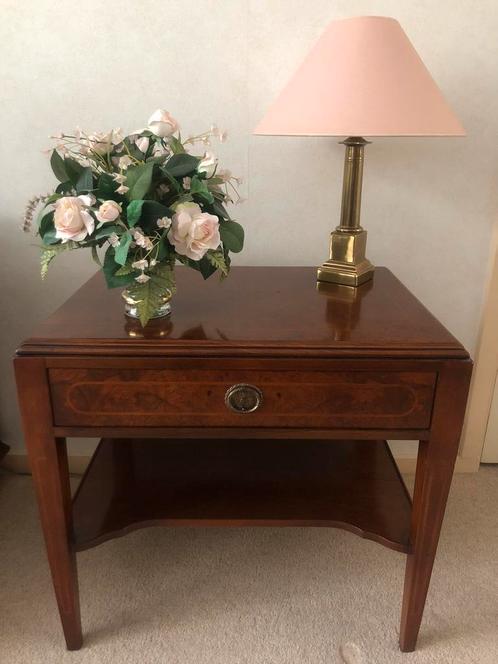Bijzettafel (wortelnoten), Huis en Inrichting, Tafels | Sidetables, Zo goed als nieuw, 25 tot 50 cm, 50 tot 100 cm, Ophalen