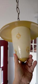 Fifties vintage hangstoel lamp geel metaal glas, Ophalen of Verzenden, Zo goed als nieuw, Glas, Minder dan 50 cm