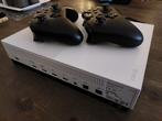 Xbox One, Spelcomputers en Games, Spelcomputers | Xbox One, Ophalen, Zo goed als nieuw, 500 GB, Met 2 controllers