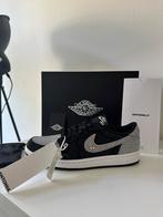 Nike Swarovski Jordan 1 Low Stealth  US10 EU42 Damesschoenen, Zwart, Nike, Nieuw, Ophalen of Verzenden
