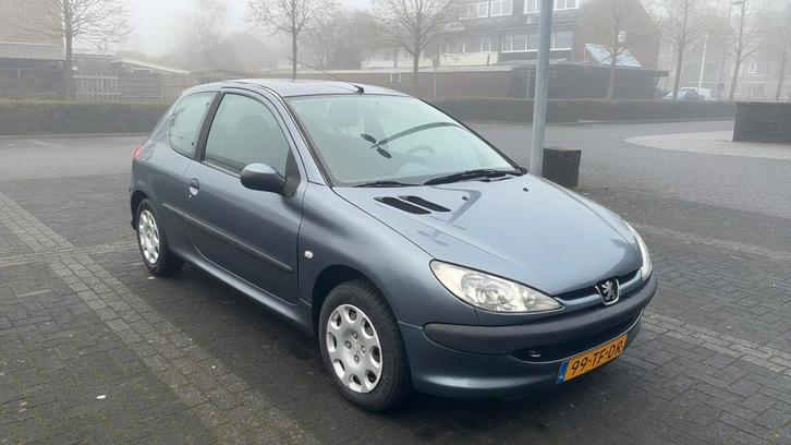 Peugeot 206 1.4 3D 2006 Grijs, Auto's, Peugeot, Particulier, Benzine, C, Hatchback, Handgeschakeld, Origineel Nederlands, Zilver of Grijs