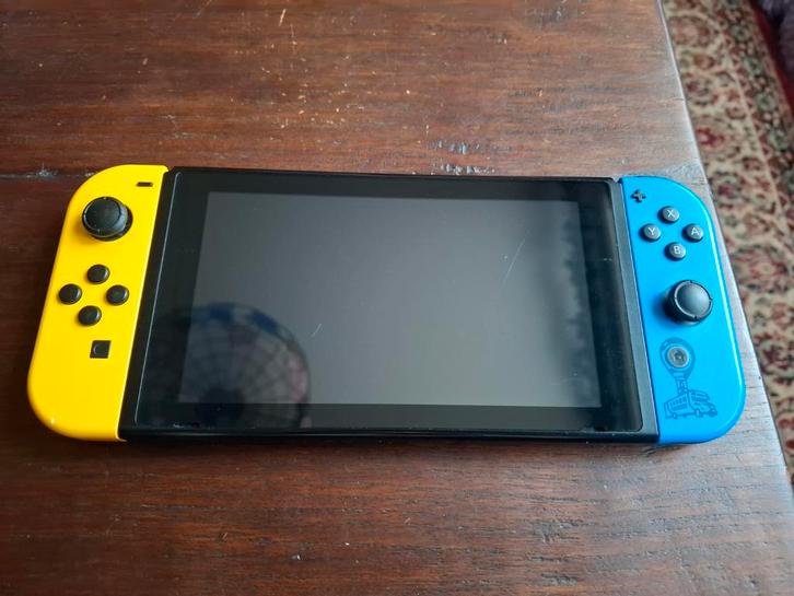 Nintendo Switch fortnite edition - Goede staat!, Spelcomputers en Games, Spelcomputers | Nintendo Switch, Zo goed als nieuw, Switch Original