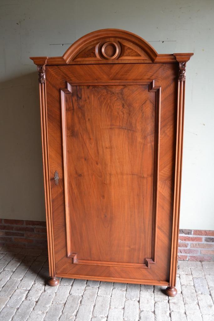 Prachtige antieke noten houten Art Deco eendeurs kast., Antiek en Kunst, Antiek | Meubels | Kasten, Verzenden