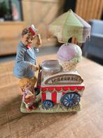 Groot oud porseleinen beeld van ijscoman (speeldoos kapot), Ophalen of Verzenden, Zo goed als nieuw, Mens