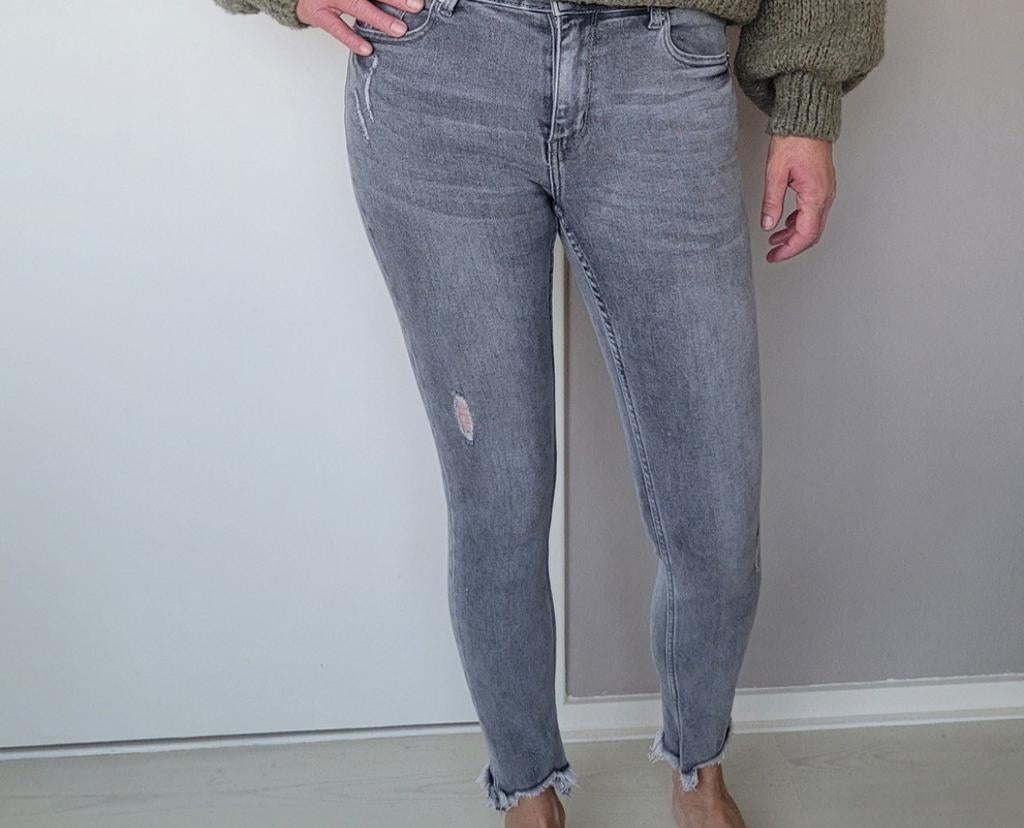 Mooie jeans met stretch rek Grijs spijkerbroek, Miss anna, Ophalen of Verzenden, Zo goed als nieuw, W28 - W29 (confectie 36)