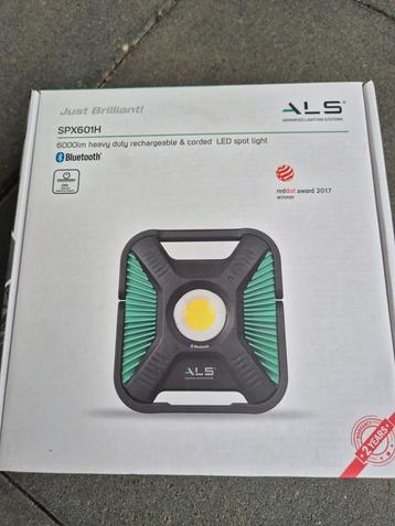 Professionele bouwlamp 6000lm met Bluetooth  Nieuw in doos. beschikbaar voor biedingen