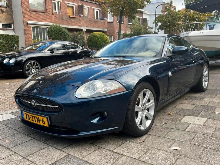 Jaguar XK (X150) 4.2 V8 - Youngtimer - Nieuwe APK!, Auto's, Jaguar, Bedrijf, ABS, Adaptive Cruise Control, Airbags, Airconditioning