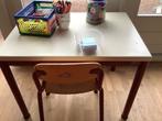 Kleutertafeltje met stoeltje. Degelijk schoolmeubilair, Ophalen, Stoel(en)