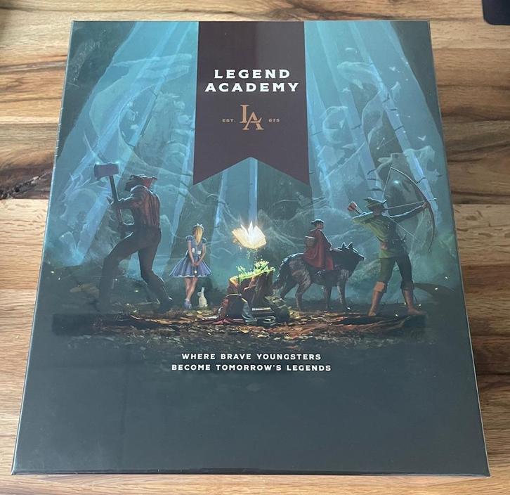 Legend Academy - Deluxe Edition (Kickstarter - Out of print), Hobby en Vrije tijd, Gezelschapsspellen | Bordspellen, Nieuw, Ophalen of Verzenden