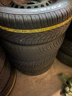 Winterbanden 215/65/16 op stalen velg - Nissan Qashqai, Auto-onderdelen, Ophalen, 16 inch, Banden en Velgen, Winterbanden