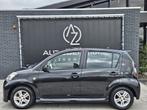 Daihatsu Sirion 2 1.3-16V Comfort *Airco* (bj 2005), Auto's, Daihatsu, Voorwielaandrijving, Gebruikt, 4 cilinders, Zwart