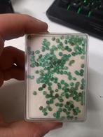 Kleine smaragd cabochons juwelier, Ophalen of Verzenden
