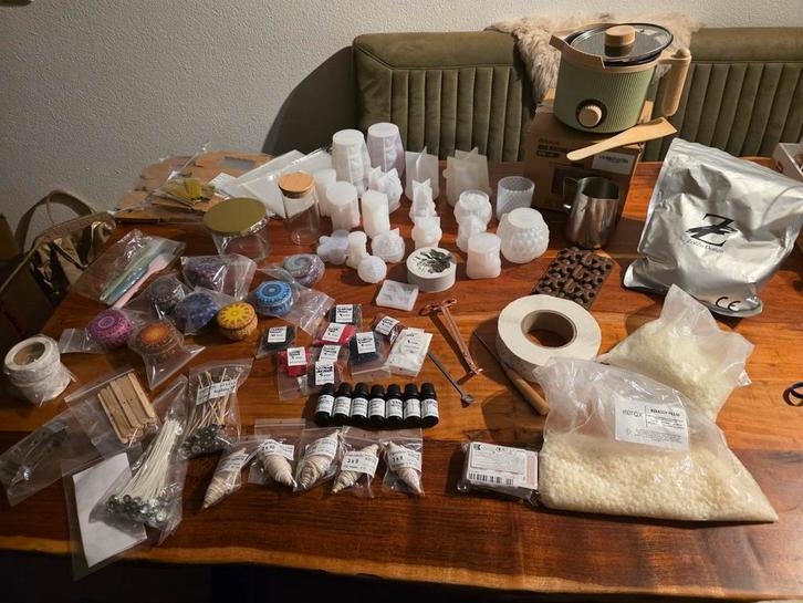 Groot pakket kaarsen spullen, Hobby en Vrije tijd, Overige Hobby en Vrije tijd, Ophalen