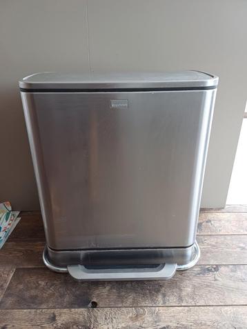 Prullenbak 2x24l met Pedal van Simplehuman beschikbaar voor biedingen