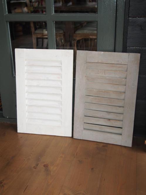 2 houten Louvre luiken, Huis en Inrichting, Woonaccessoires | Overige, Gebruikt, Ophalen of Verzenden