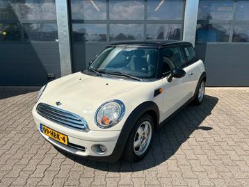 Mini Mini Cooper 1.6 120pk Pepper beschikbaar voor biedingen