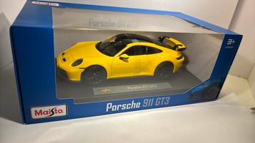 Porsche 911 gt3 yellow maisto 1.18 beschikbaar voor biedingen