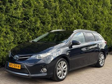 Toyota Auris Touring Sports 1.8 Hybrid Executive Camera Pano beschikbaar voor biedingen