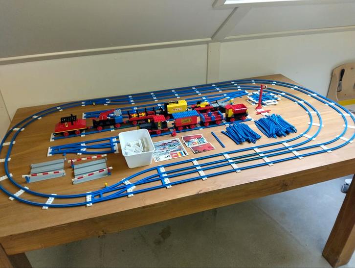 Partij Lego treinen met blauwe rails, 4.5 volt trein, Kinderen en Baby's, Speelgoed | Duplo en Lego, Gebruikt, Lego, Complete set