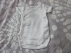 Nieuw effen wit prematuur rompertje korte mouw Hema maat 44, Nacht- of Onderkleding, Jongetje of Meisje, Nieuw, Ophalen of Verzenden