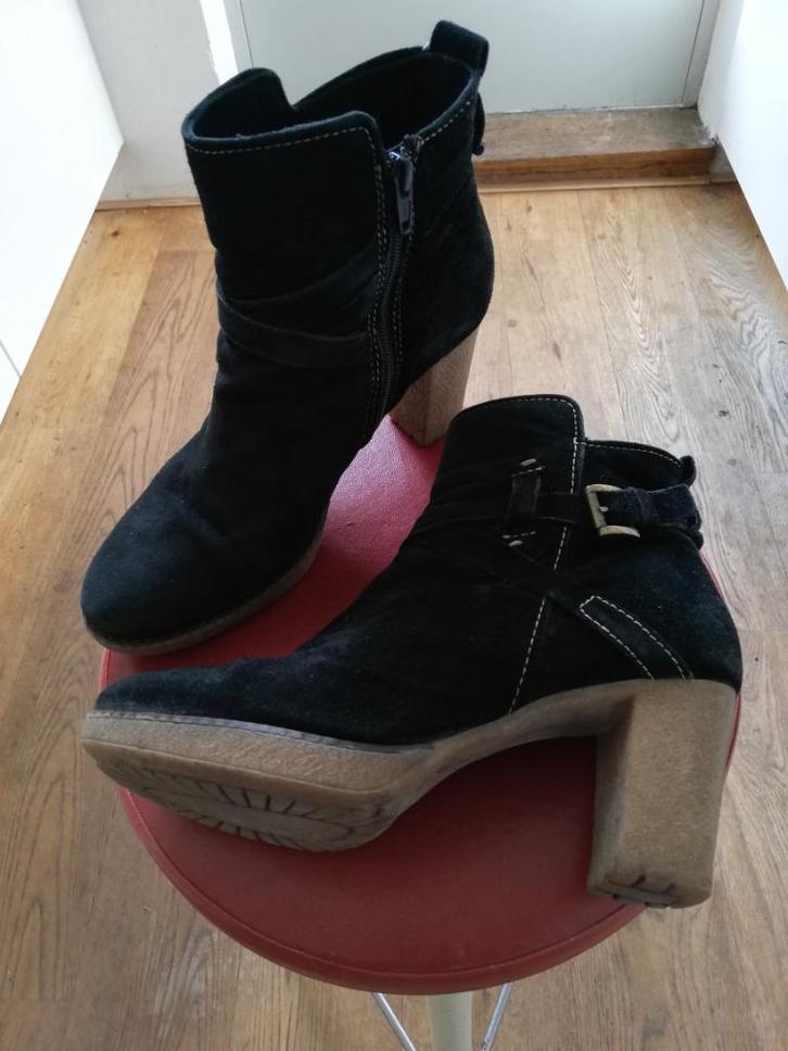 Stijlvolle italiaanse enkellaarsjes van MANAS maat 38 als NW, Kleding | Dames, Schoenen, Zo goed als nieuw, Lage of Enkellaarzen