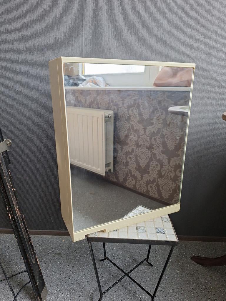 Vintage medicijn kast met spiegel, Antiek en Kunst, Ophalen