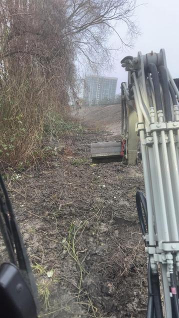 Minikraan drachten/ grondverzet drachten  beschikbaar voor biedingen