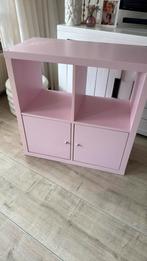 Kallax kast met deurtjes roze, Huis en Inrichting, Kasten | Wandmeubels, Ophalen of Verzenden, Zo goed als nieuw, Minder dan 150 cm