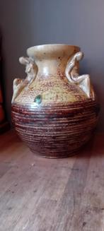 Terraco de Draak Beesel Keramiek Vaas met 3 Vrouwenfiguren, Ophalen