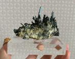 Stibniet (iriserend) met bariet en stibiconiet, Verzamelen, Mineralen en Fossielen, Ophalen of Verzenden, Mineraal