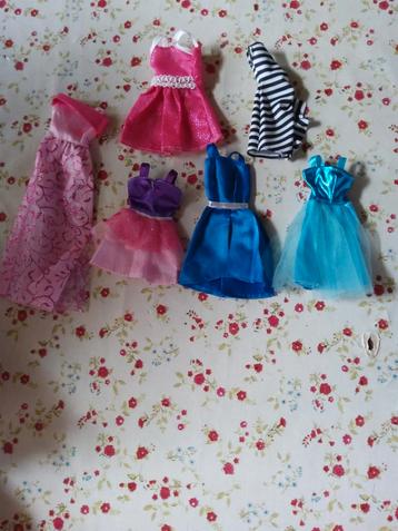 Barbie kleding set beschikbaar voor biedingen