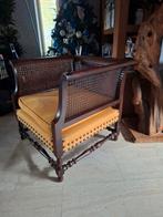 Fauteuil hardhout met rotan, Huis en Inrichting, Fauteuils, Ophalen, Zo goed als nieuw, 50 tot 75 cm