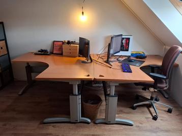 GRATIS 2 Hoek Bureaus plus 1 bureau stoel