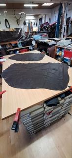 Nog 2 huiden pignappa Geleefd leer, 45 euro., Bruin, Leer of Kunstleer, Nieuw, Ophalen of Verzenden