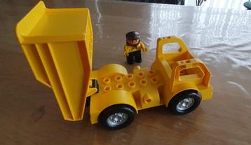 Lego Duplo kiepwagen met poppetje.  beschikbaar voor biedingen