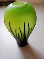 Mooie artglass mondgeblazen vaas, Ophalen of Verzenden, Minder dan 50 cm, Groen, Glas