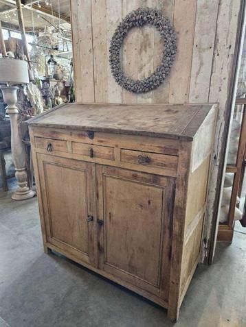 stoere oude lessenaar ``WOONWINKEL RUSTIEK`` beschikbaar voor biedingen